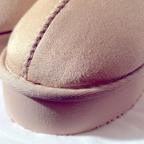 Ugg-like shoes - Picture 5 of 5